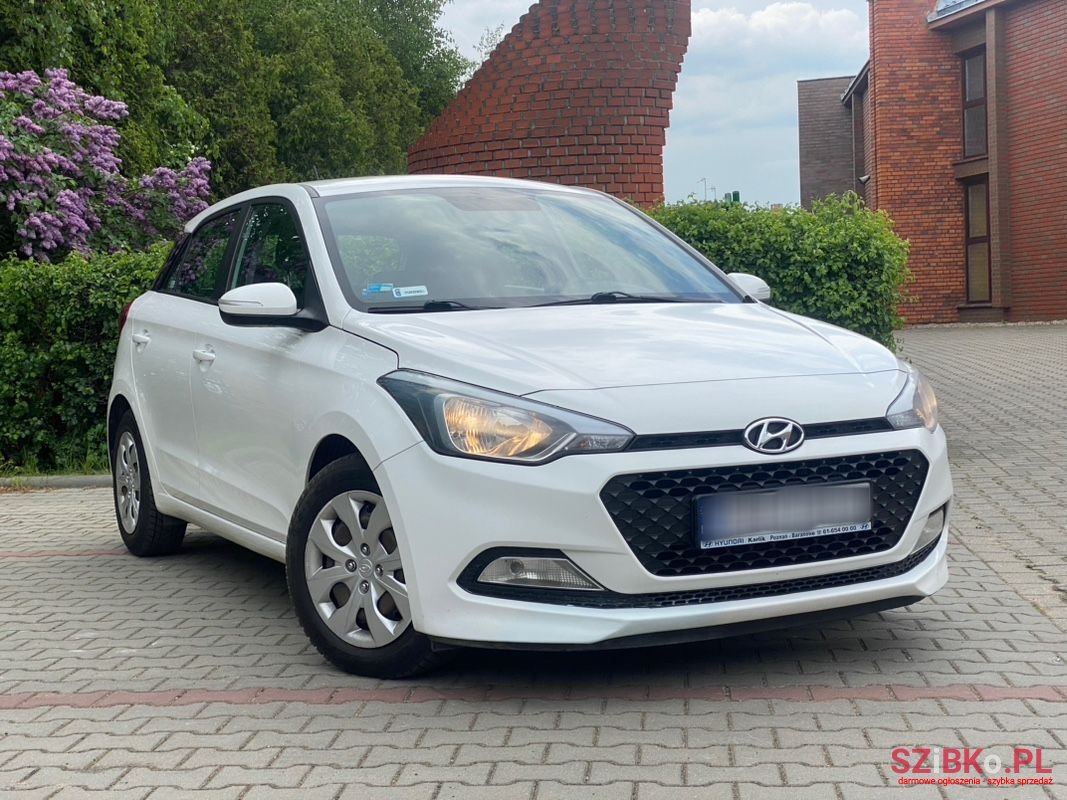 2017' Hyundai i20 photo #2