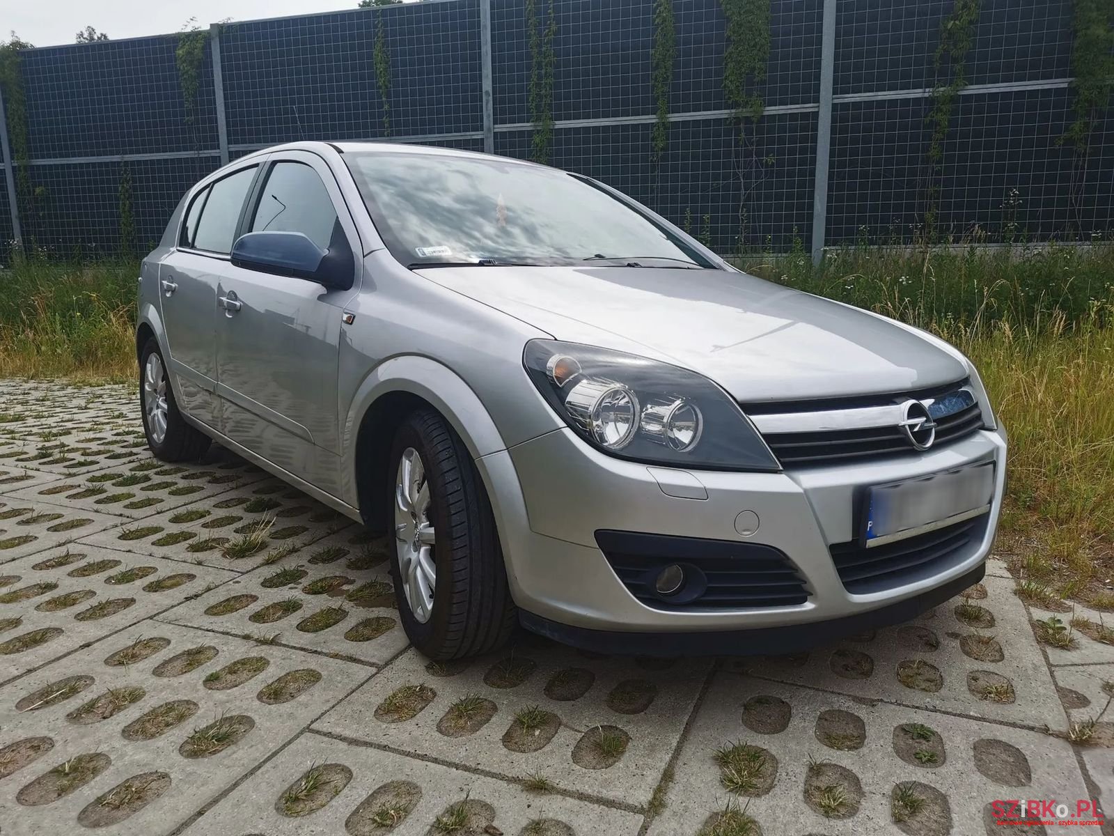 2005' Opel Astra photo #2