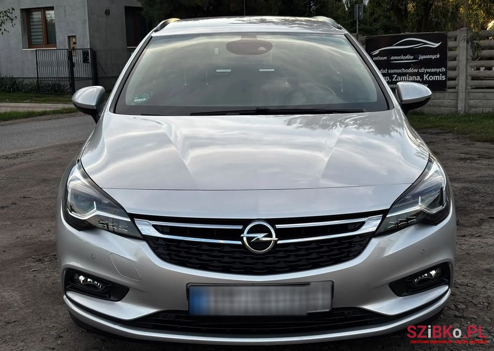 2019' Opel Astra photo #2