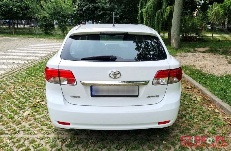 2015' Toyota Avensis Combi 1.6 Edition photo #6