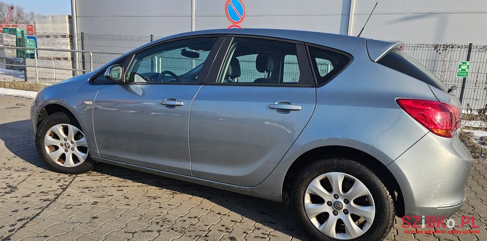 2015' Opel Astra 1.6 Cdti Enjoy photo #6