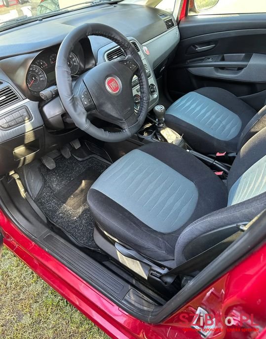 2009' Fiat Punto photo #5