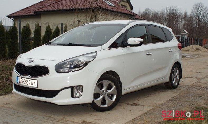 2013' Kia Carens photo #1