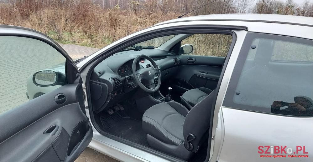 2006' Peugeot 206 photo #2