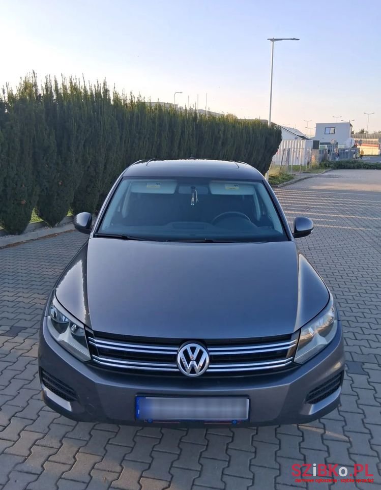 2012' Volkswagen Tiguan photo #6