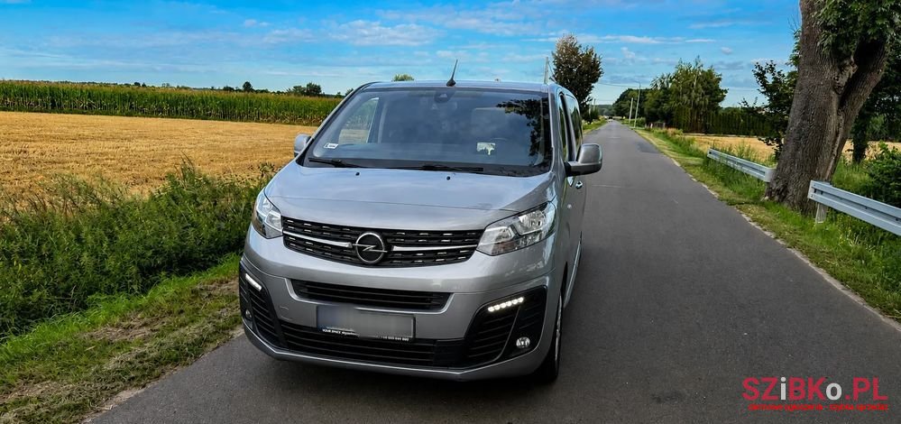 2021' Opel Zafira 2.0 Cdti Extra Long Family photo #1