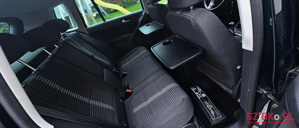 2011' Volkswagen Tiguan photo #5