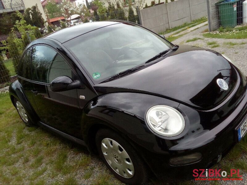 2001' Volkswagen New Beetle photo #1