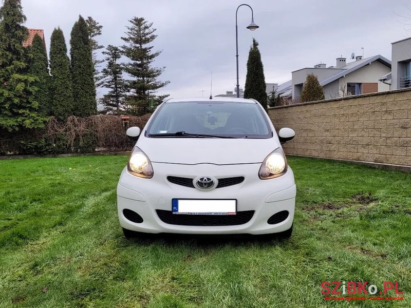 2011' Toyota Aygo photo #2