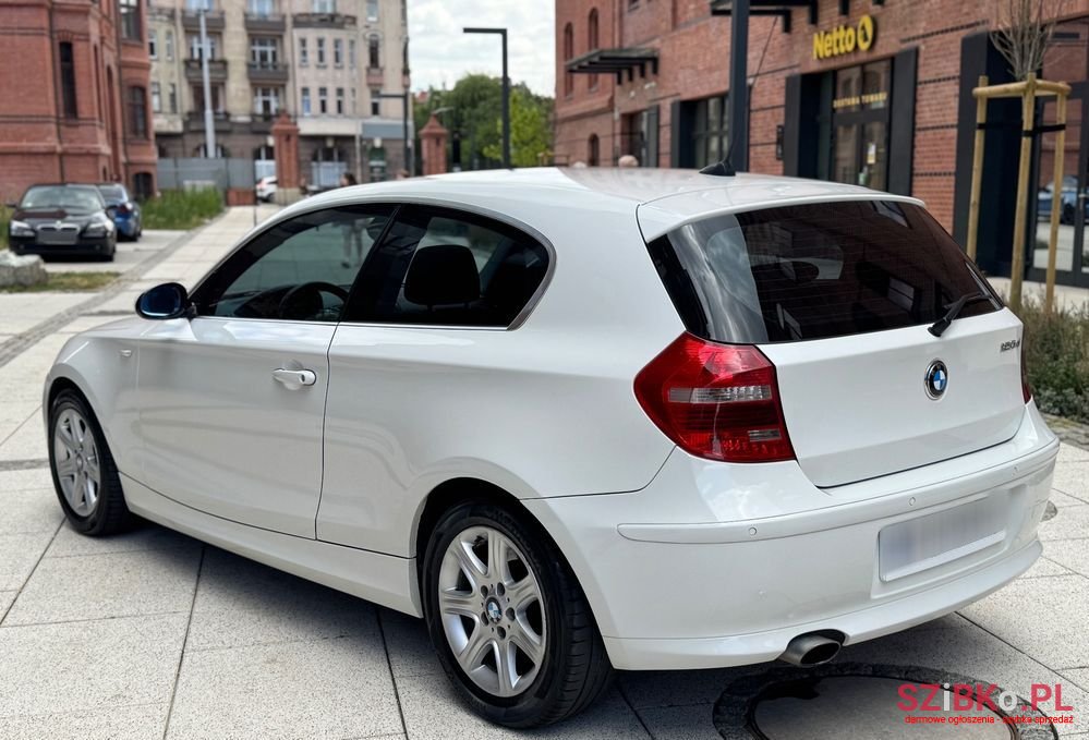 2008' BMW 1 Series photo #5