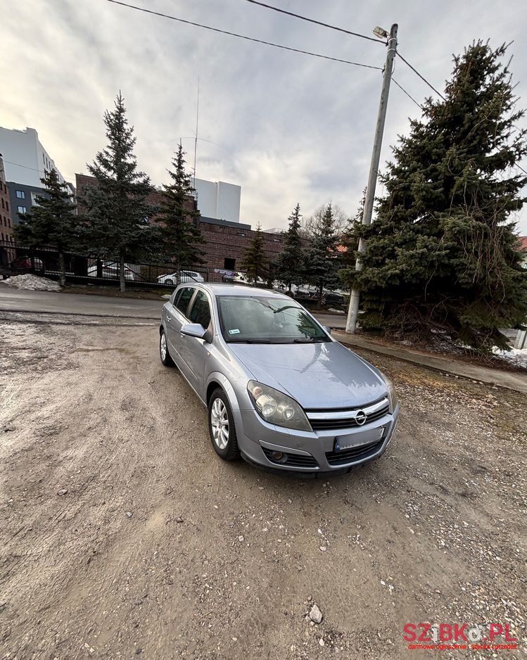 2004' Opel Astra photo #1
