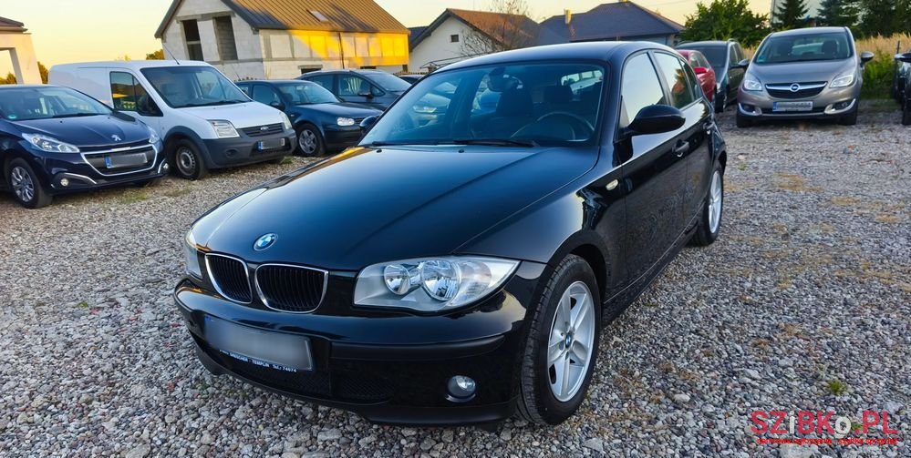 2005' BMW 1 Series 116I photo #3