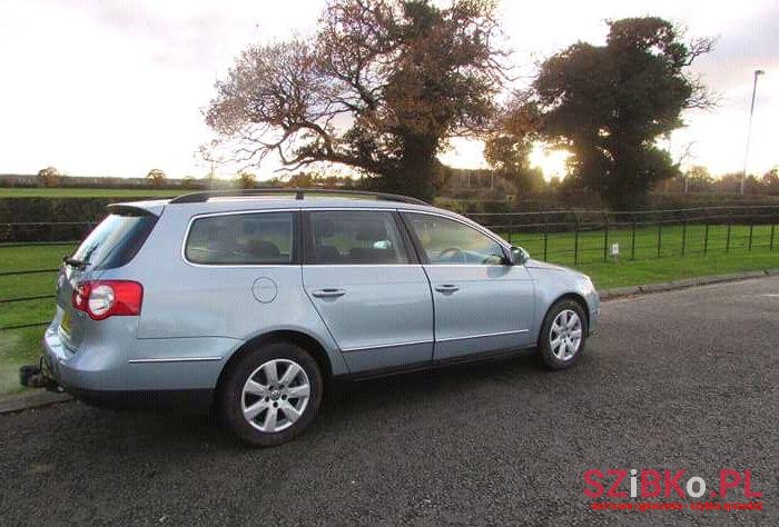 2008' Volkswagen Passat photo #2