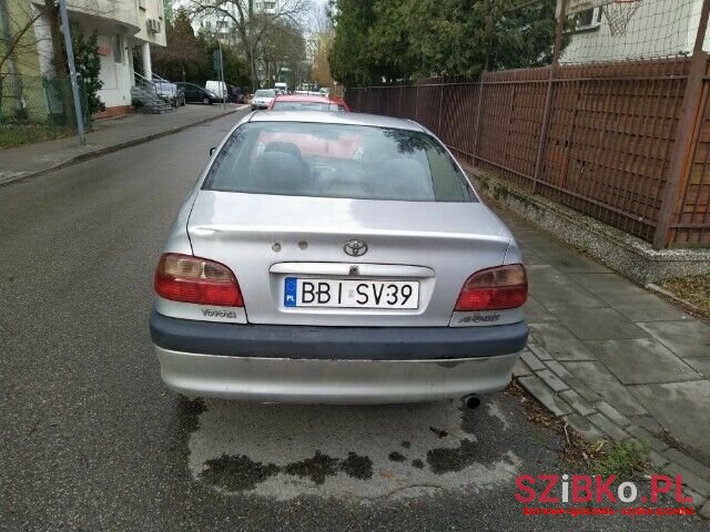 2001' Toyota Avensis photo #5