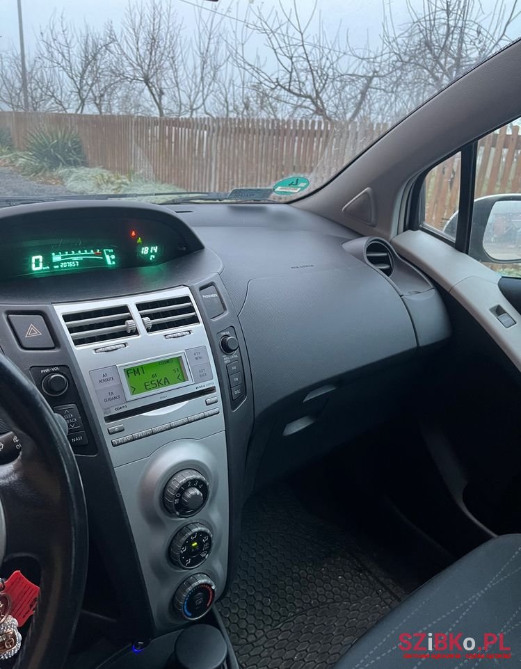 2008' Toyota Yaris 1.0 Luna A/C photo #6