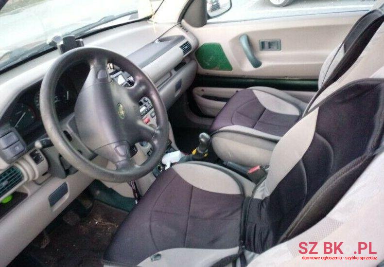 2001' Land Rover photo #2