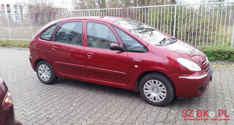 2009' Citroen Xsara Picasso photo #1