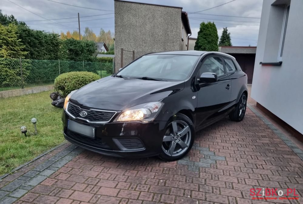 2012' Kia Proceed photo #2