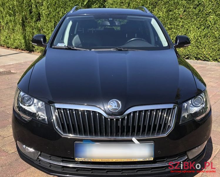 2013' Skoda Superb photo #2