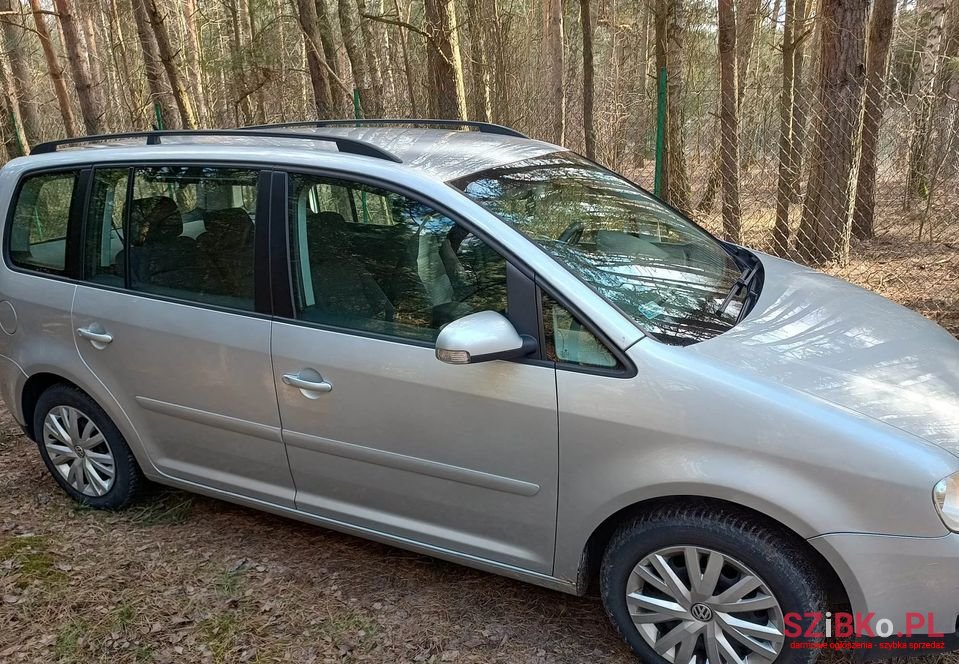 2005' Volkswagen Touran photo #6