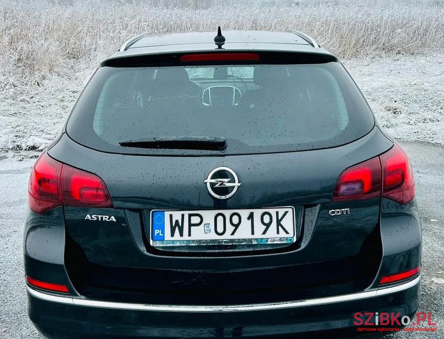 2014' Opel Astra photo #6