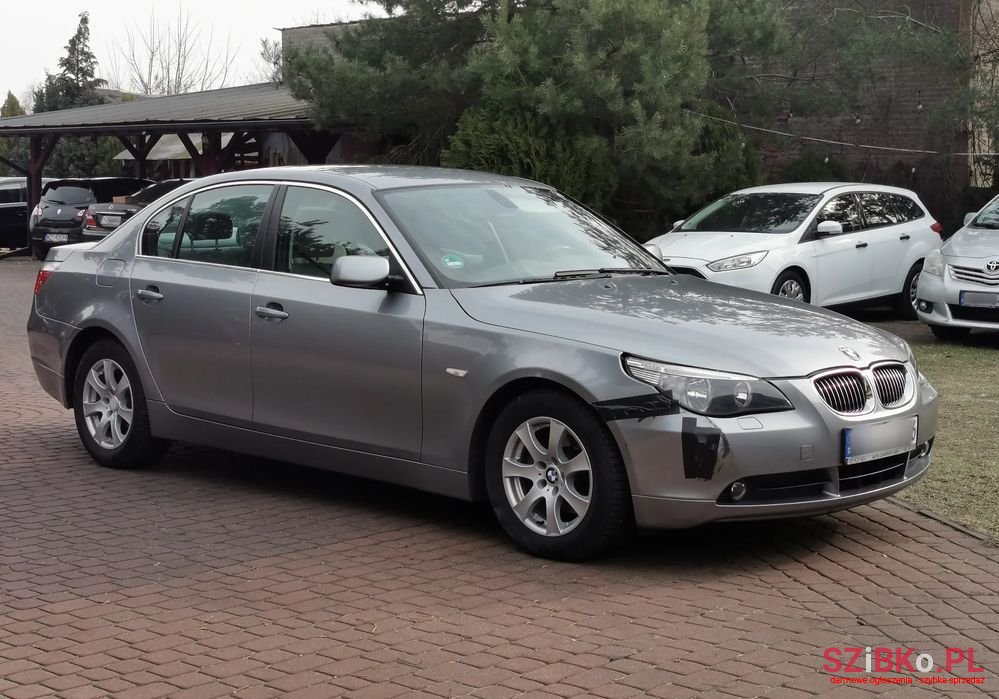 2006' BMW 5 Series 523I photo #2
