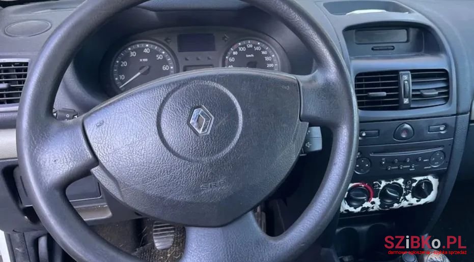 2005' Renault Clio photo #6