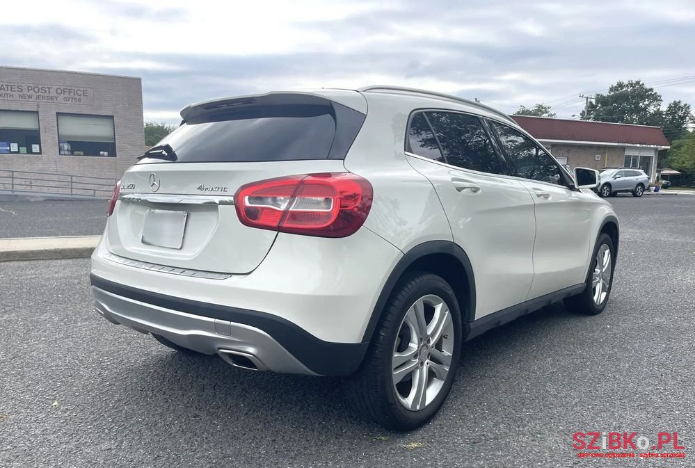 2015' Mercedes-Benz GLA 250 4-Matic photo #4