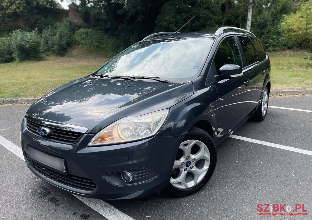 2010' Ford Focus photo #3