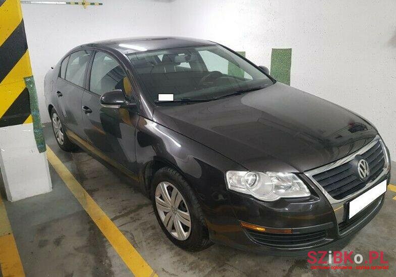 2008' Volkswagen Passat photo #1