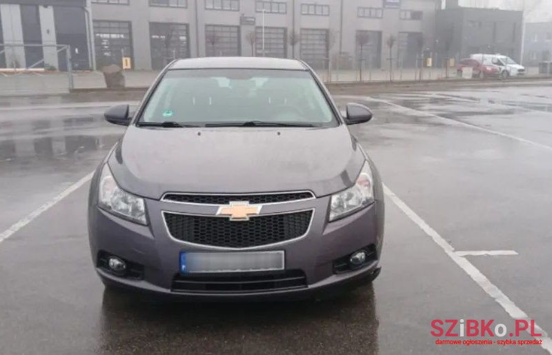 2011' Chevrolet Cruze photo #4