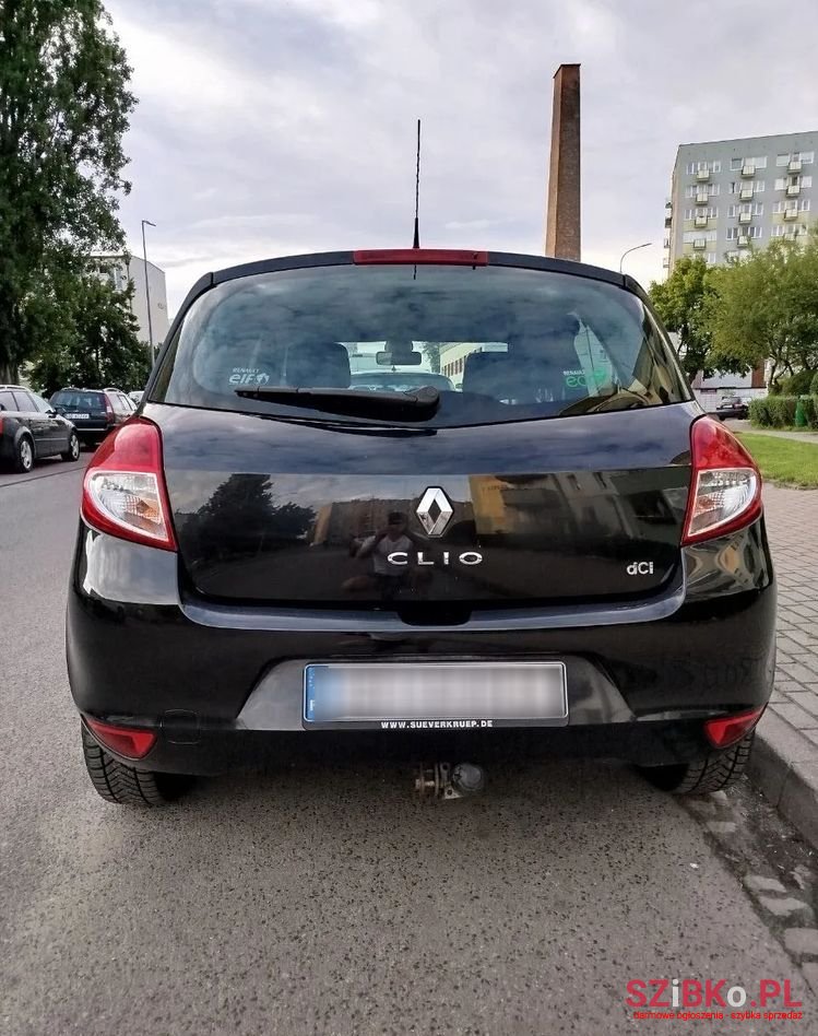 2011' Renault Clio photo #6