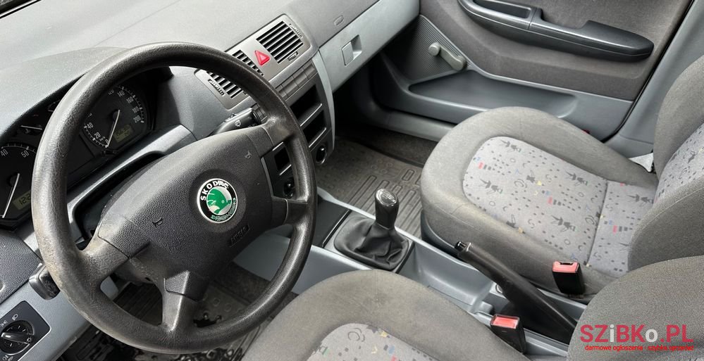 2003' Skoda Fabia photo #3
