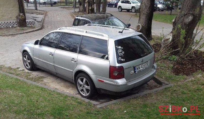 2003' Volkswagen Passat photo #2