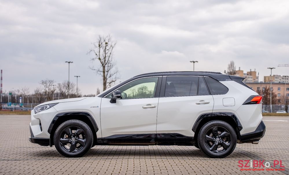 2020' Toyota RAV4 photo #4