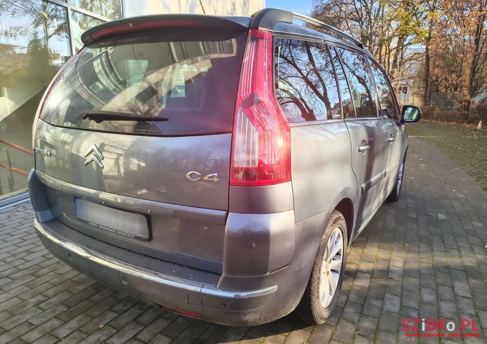 2010' Citroen C4 Picasso photo #6