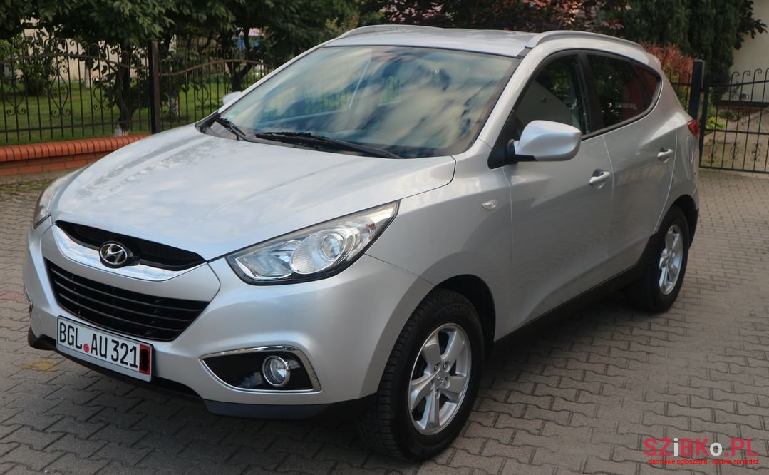 2011' Hyundai ix35 photo #1