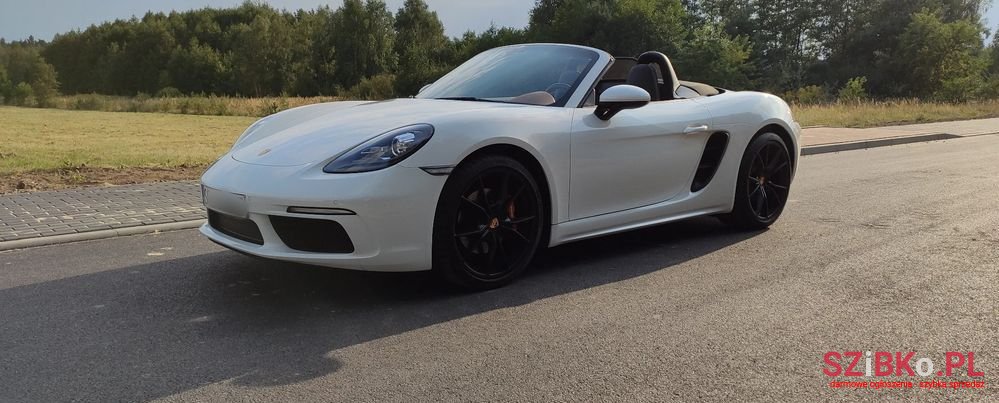 2017' Porsche 718 Boxster photo #2