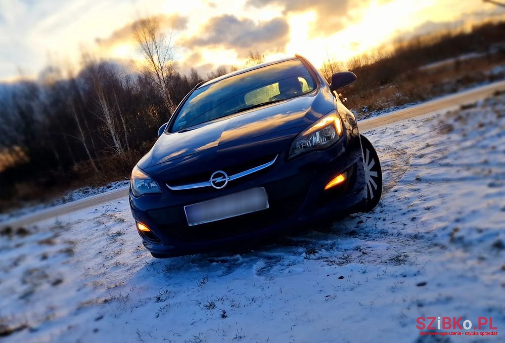 2014' Opel Astra photo #1
