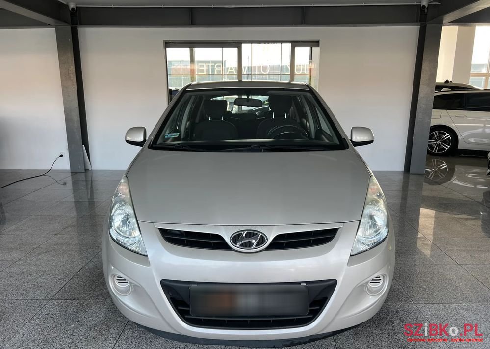 2009' Hyundai i20 photo #3