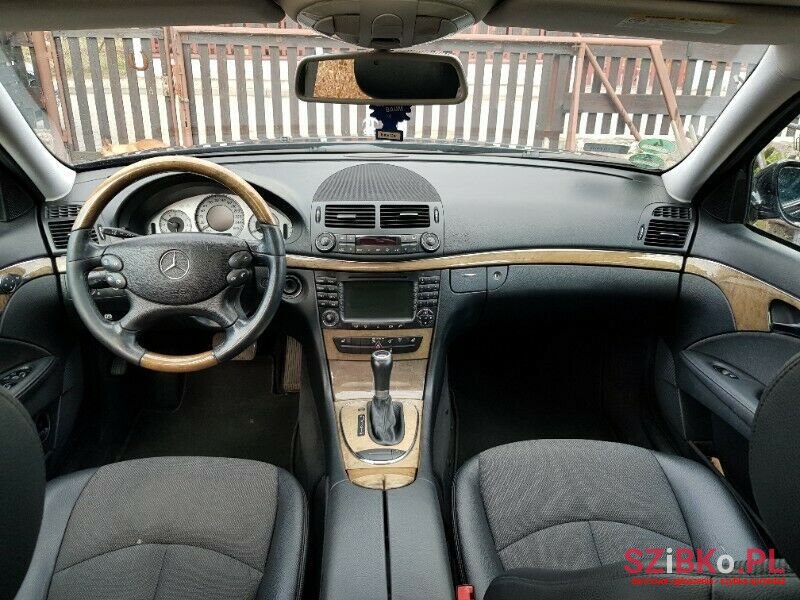2006' Mercedes-Benz Klasa E photo #1