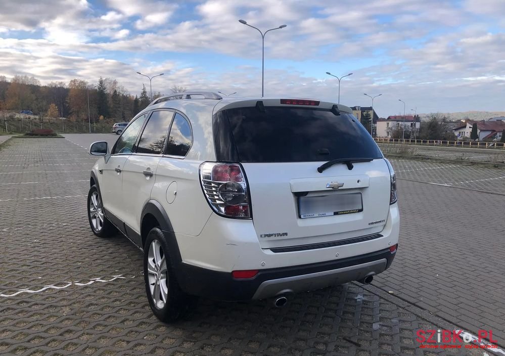 2011' Chevrolet Captiva 2.2 D Ltz photo #3