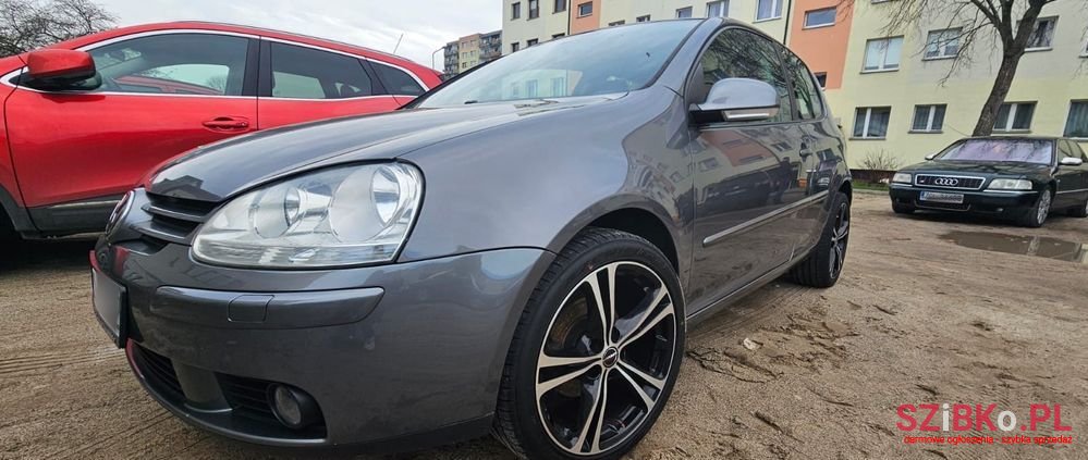 2006' Volkswagen Golf photo #4