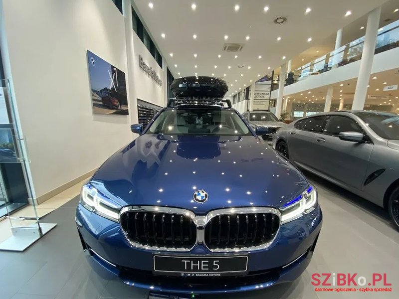 2022' BMW Seria 5 photo #2