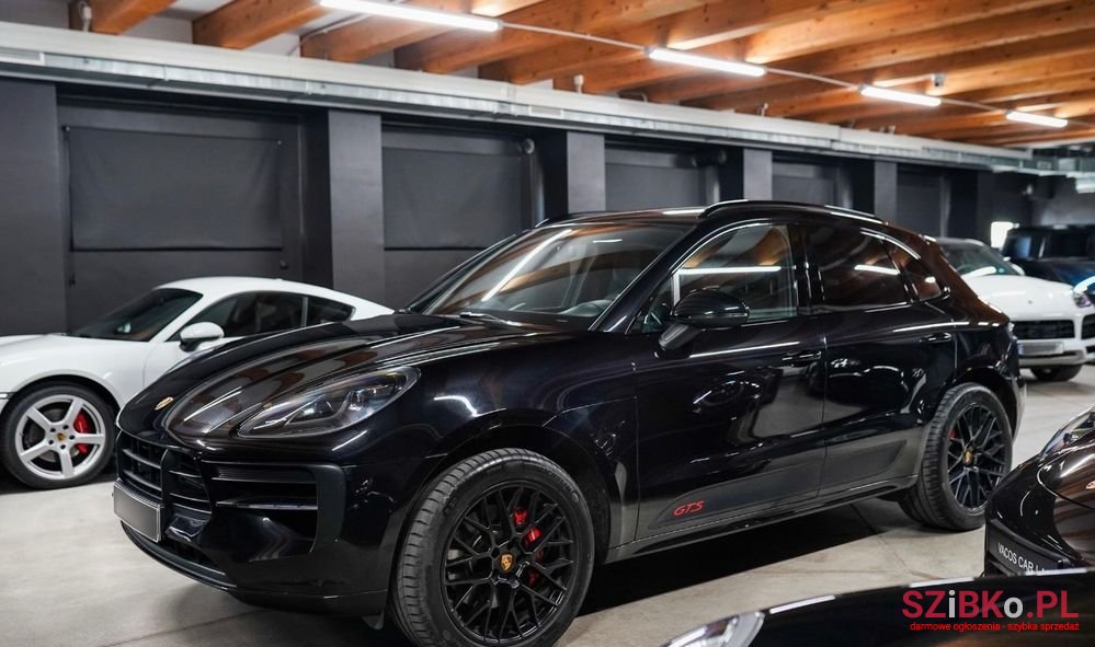2020' Porsche Macan Gts photo #6