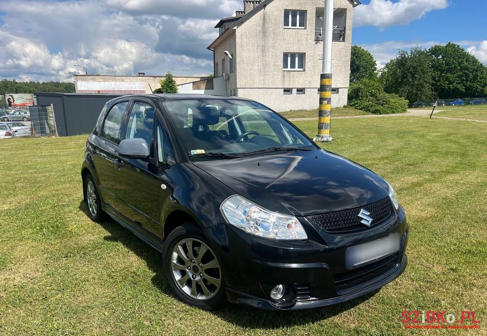 2011' Suzuki SX4 1.6 Vvt 4X2 Style photo #1