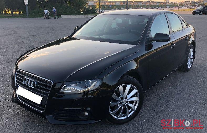 2011' Audi A4 photo #1