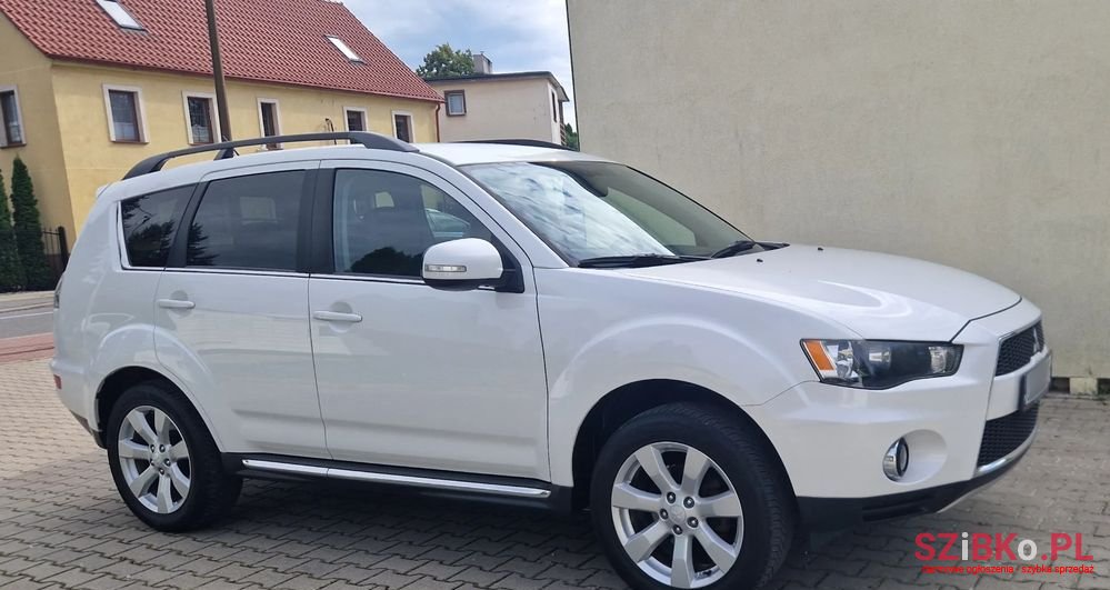 2010' Mitsubishi Outlander 2.0 Intense 2Wd photo #5