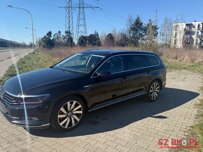 2015' Volkswagen Passat photo #5