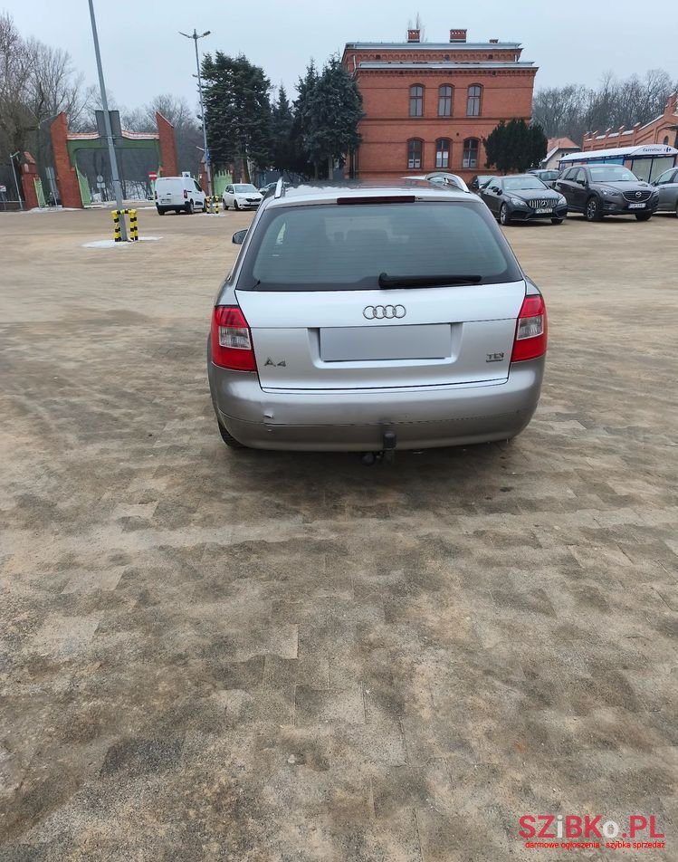 2003' Audi A4 Avant photo #2